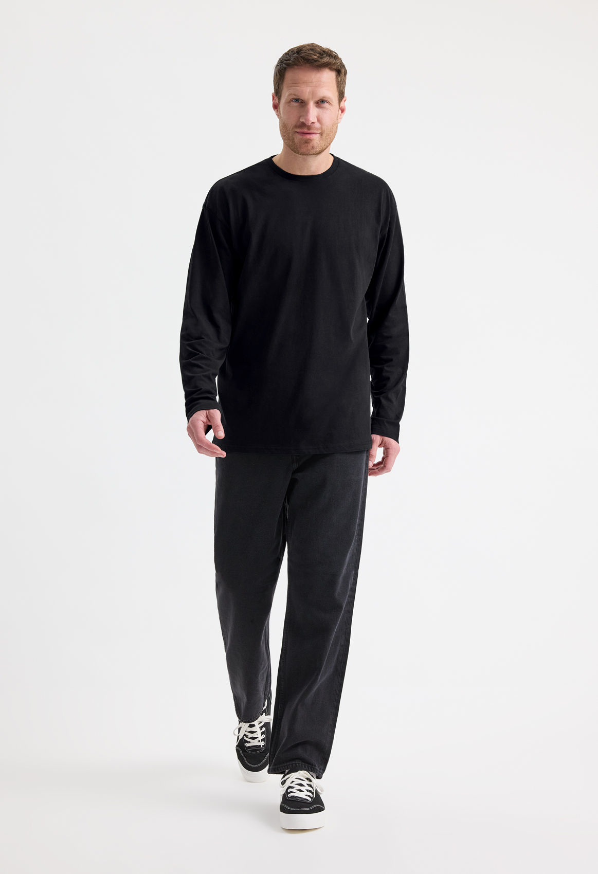 Long Sleeve Classic T-Shirt - Image 5